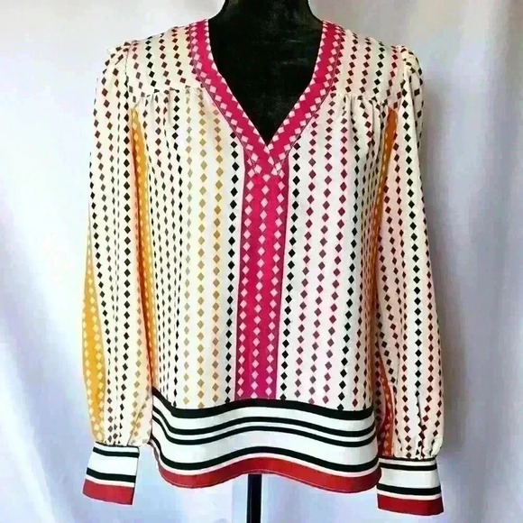 😍 NWT 😍 Express V-Neck Diamond Dot Long Sleeve Gathered Front Top, Size S - Picture 1 of 14